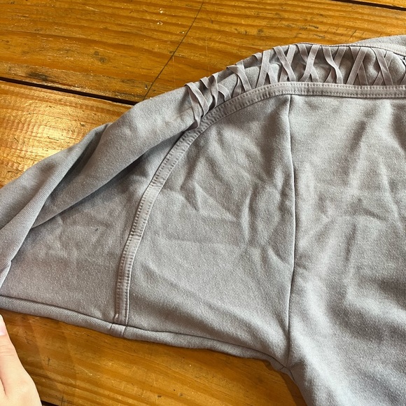 (416) *LAVENDER NIKE CREWNECK* - Picture 6 of 9